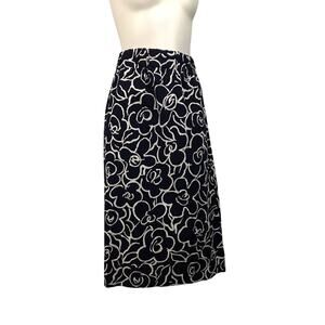 Vintage 1980s Navy Blue and White Floral Skirt with Pockets / Women’s M/L